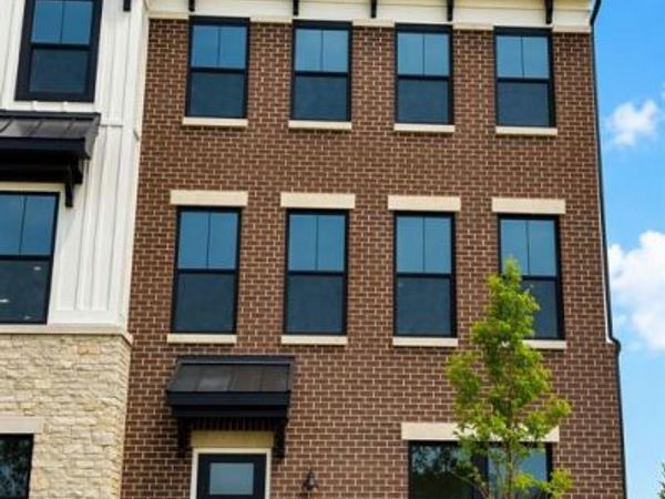 44060 Oakmont Drive , Plymouth, MI 48170
