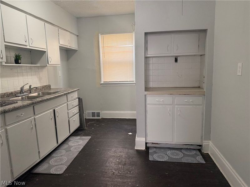 2272 S Taylor Road, Cleveland Heights, OH 44118 Photo 18