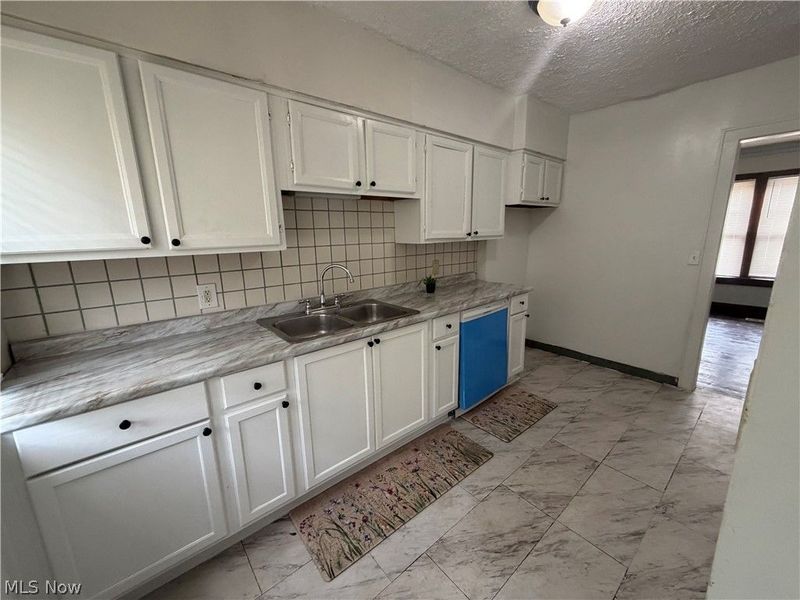 2272 S Taylor Road, Cleveland Heights, OH 44118 Photo 5