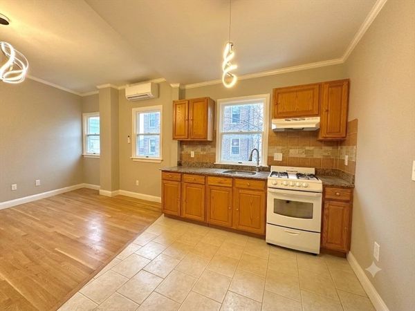 1146 Cambridge St, Unit 2, Cambridge, MA 02139