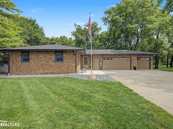2349 Lake View Drive, Ames, IA 50010