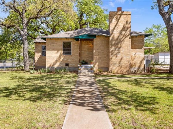 201 E 3rd Street, Weatherford, TX 76086