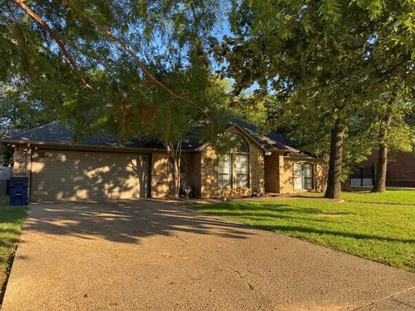 124 Brushy Mound Road , Burleson, TX 76028