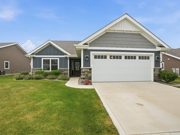 8460 Larkspur Terrace, St. John, IN 46373