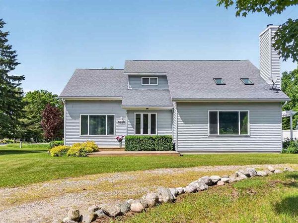 5990 Forest Ave., Harbor Springs, MI 49740