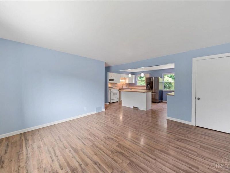 4050 Hutchinson Road, Green Township, OH 45248 Photo 3