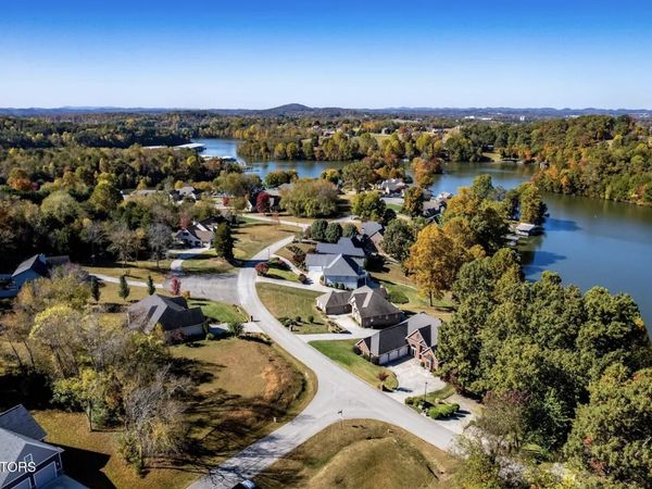 1820 Crazyhorse Drive , Unit 172, Maryville, TN 37801