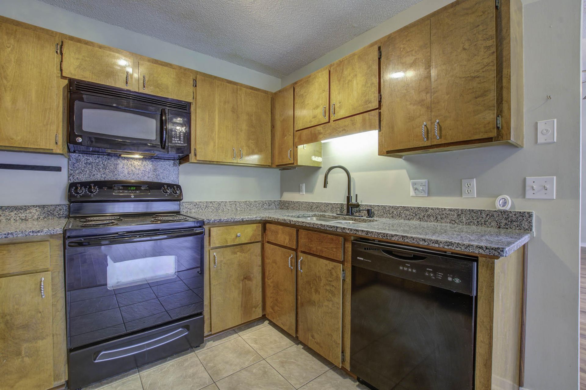 7945 Timbercreek Lane Photo 10