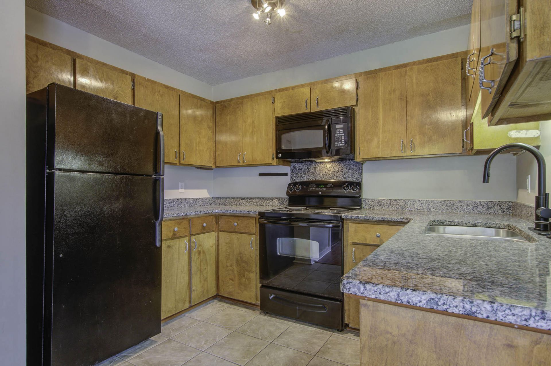 7945 Timbercreek Lane Photo 9