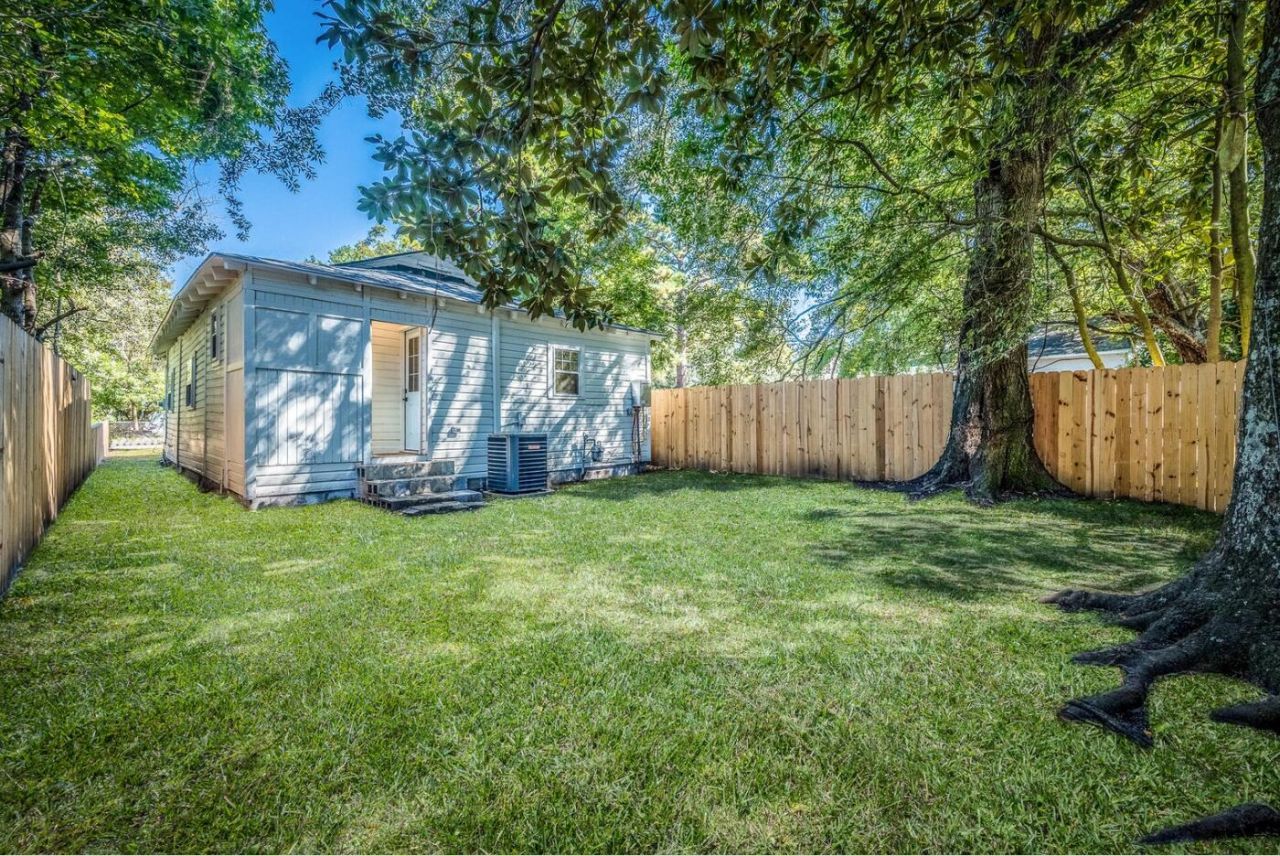 4673 Hassell Avenue Photo 14