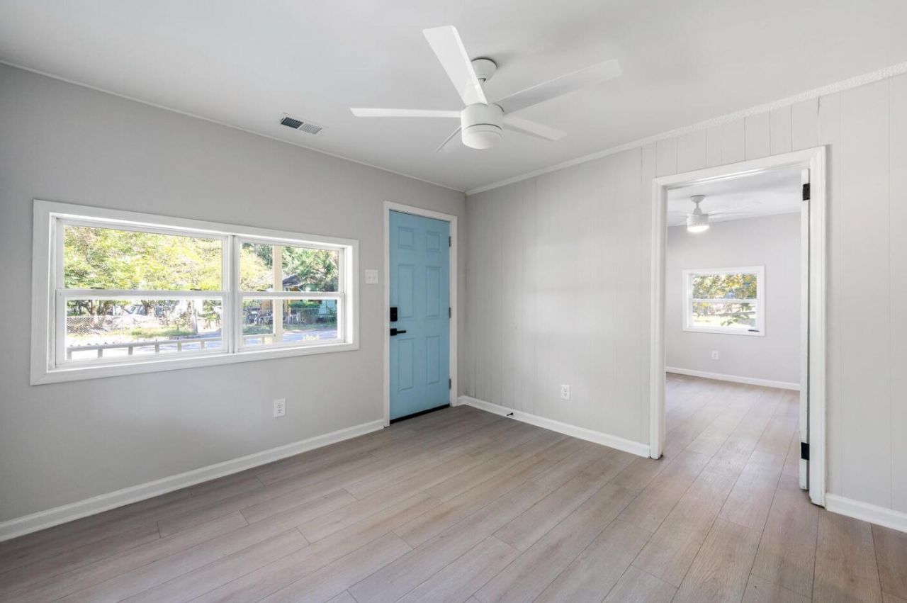 4673 Hassell Avenue Photo 4
