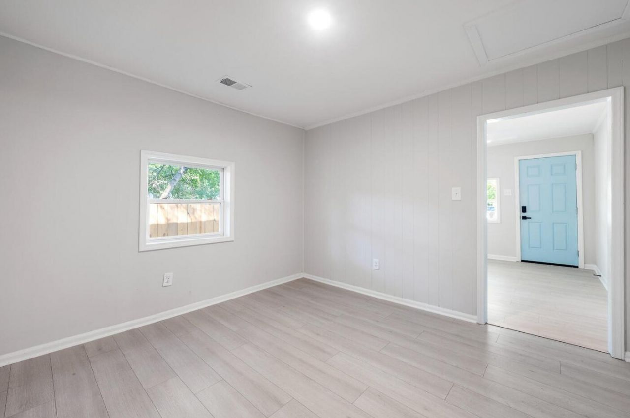 4673 Hassell Avenue Photo 6