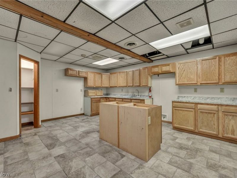 1319 W Erie Avenue , Lorain, OH 44052 Photo 18