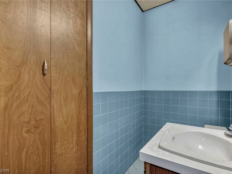 1319 W Erie Avenue , Lorain, OH 44052 Photo 29