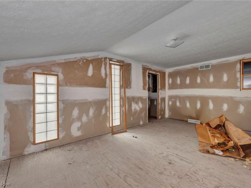 1319 W Erie Avenue , Lorain, OH 44052 Photo 35
