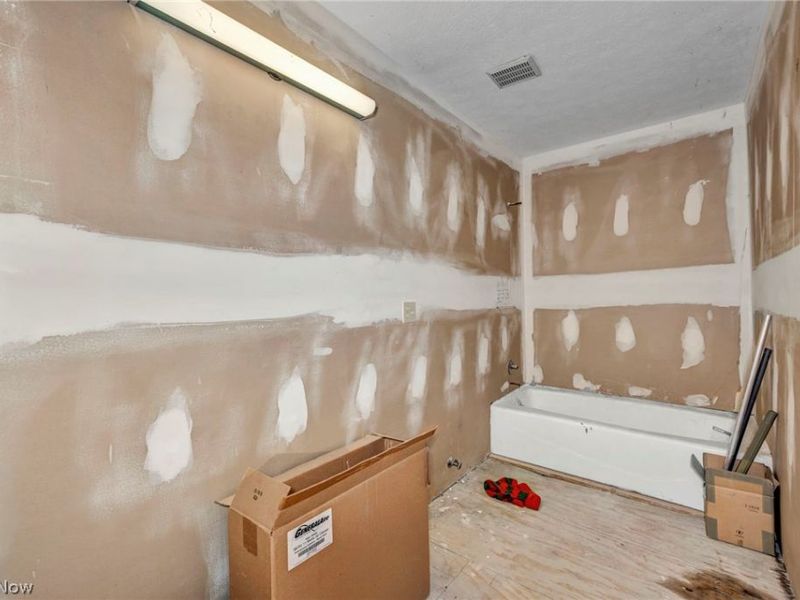 1319 W Erie Avenue , Lorain, OH 44052 Photo 40