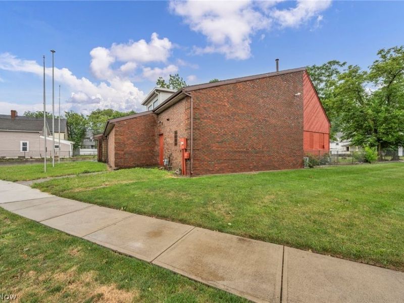 1319 W Erie Avenue , Lorain, OH 44052 Photo 5
