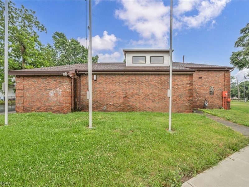 1319 W Erie Avenue , Lorain, OH 44052 Photo 6