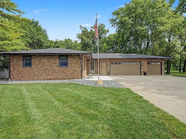 2349 Lakeview Drive, Ames, IA 50010