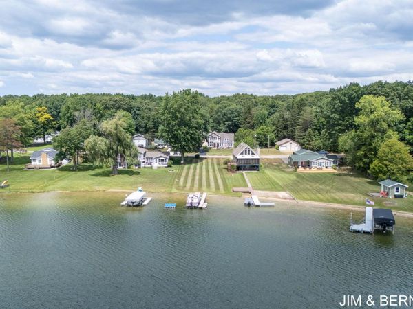 3235 Lakeview Drive, Allegan, MI 49010