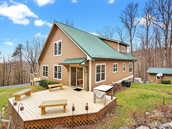 600 Sassafras Drive , Spruce Pine, NC 28777