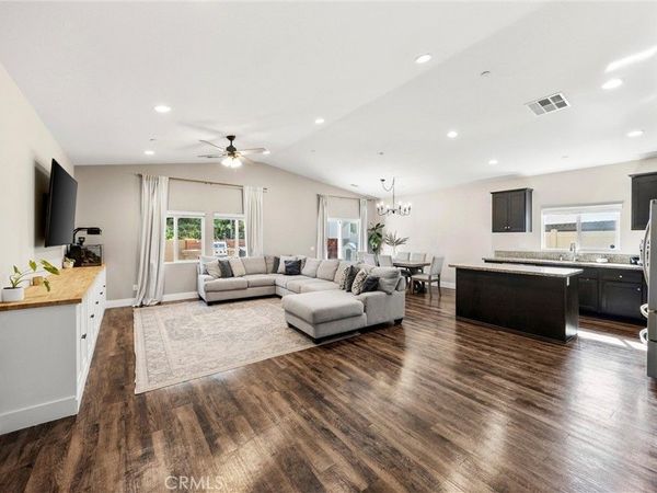 229 Country Club, Calimesa, CA 92320