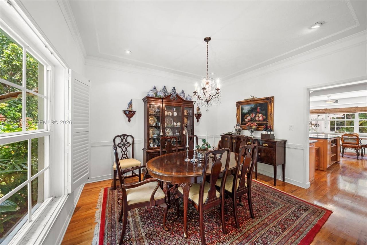 2301 N Greenway Dr, Coral Gables, FL 33134 Photo