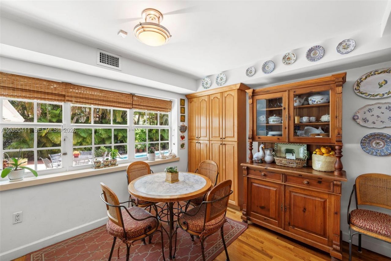 2301 N Greenway Dr, Coral Gables, FL 33134 Photo