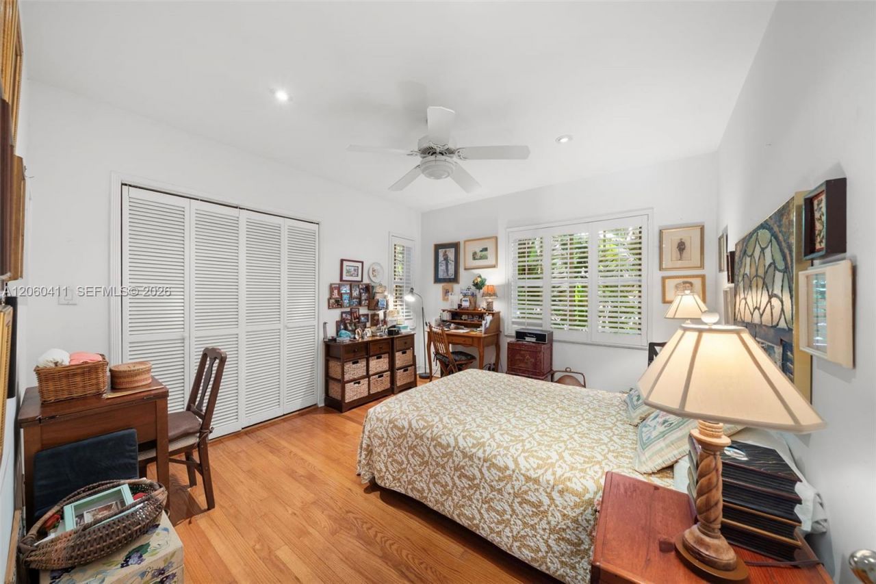 2301 N Greenway Dr, Coral Gables, FL 33134 Photo