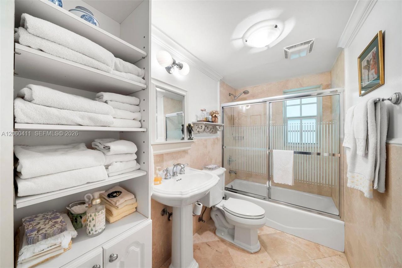 2301 N Greenway Dr, Coral Gables, FL 33134 Photo