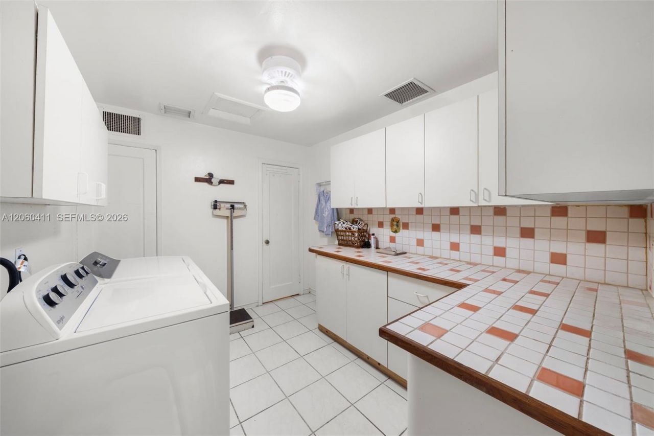 2301 N Greenway Dr, Coral Gables, FL 33134 Photo