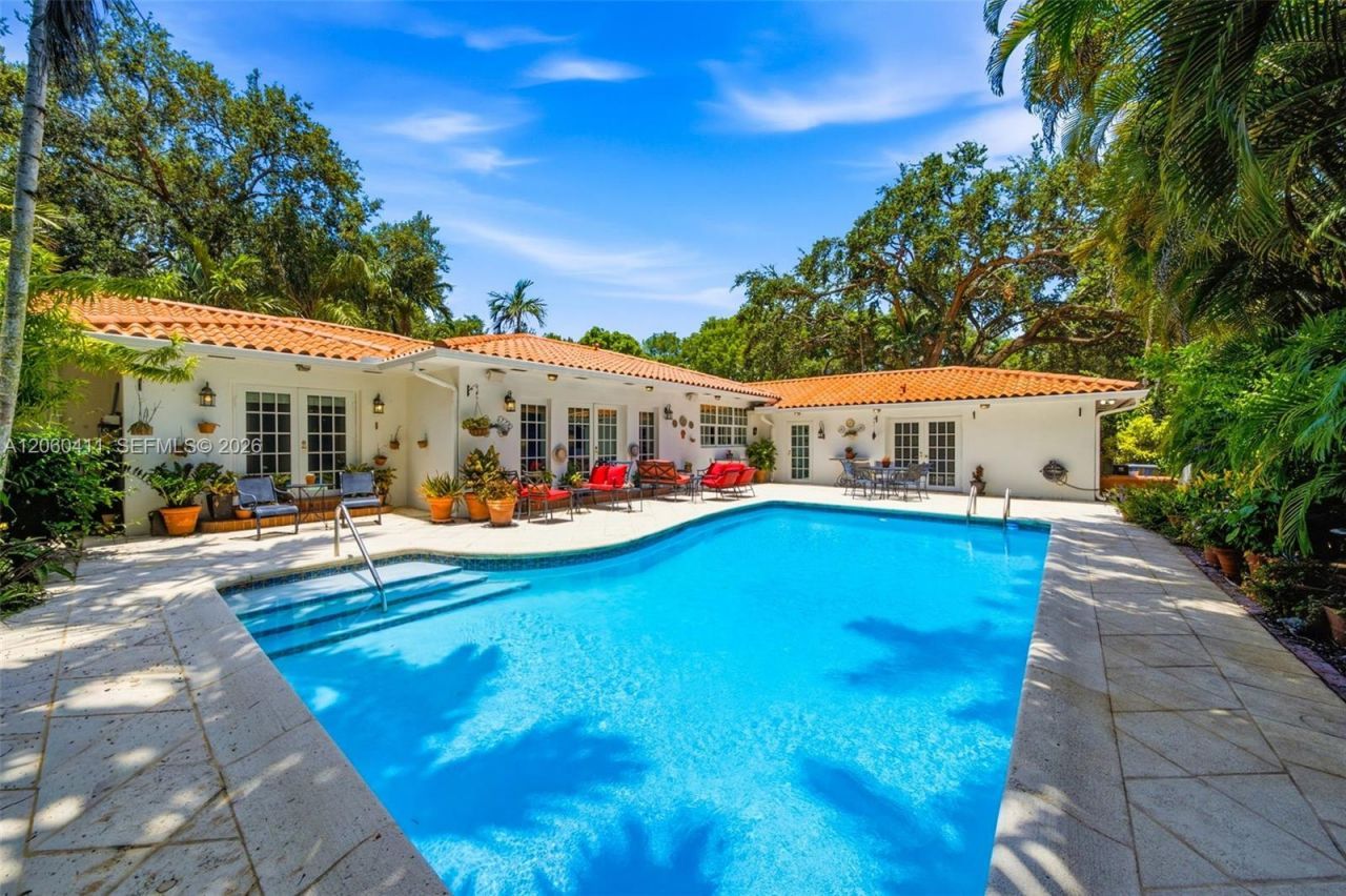 2301 N Greenway Dr, Coral Gables, FL 33134 Photo