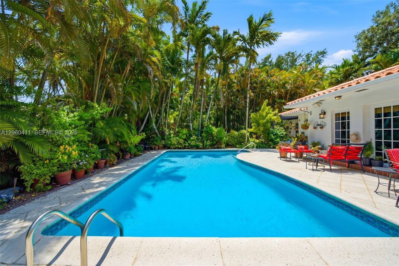 2301 N Greenway Dr, Coral Gables, FL 33134 Photo