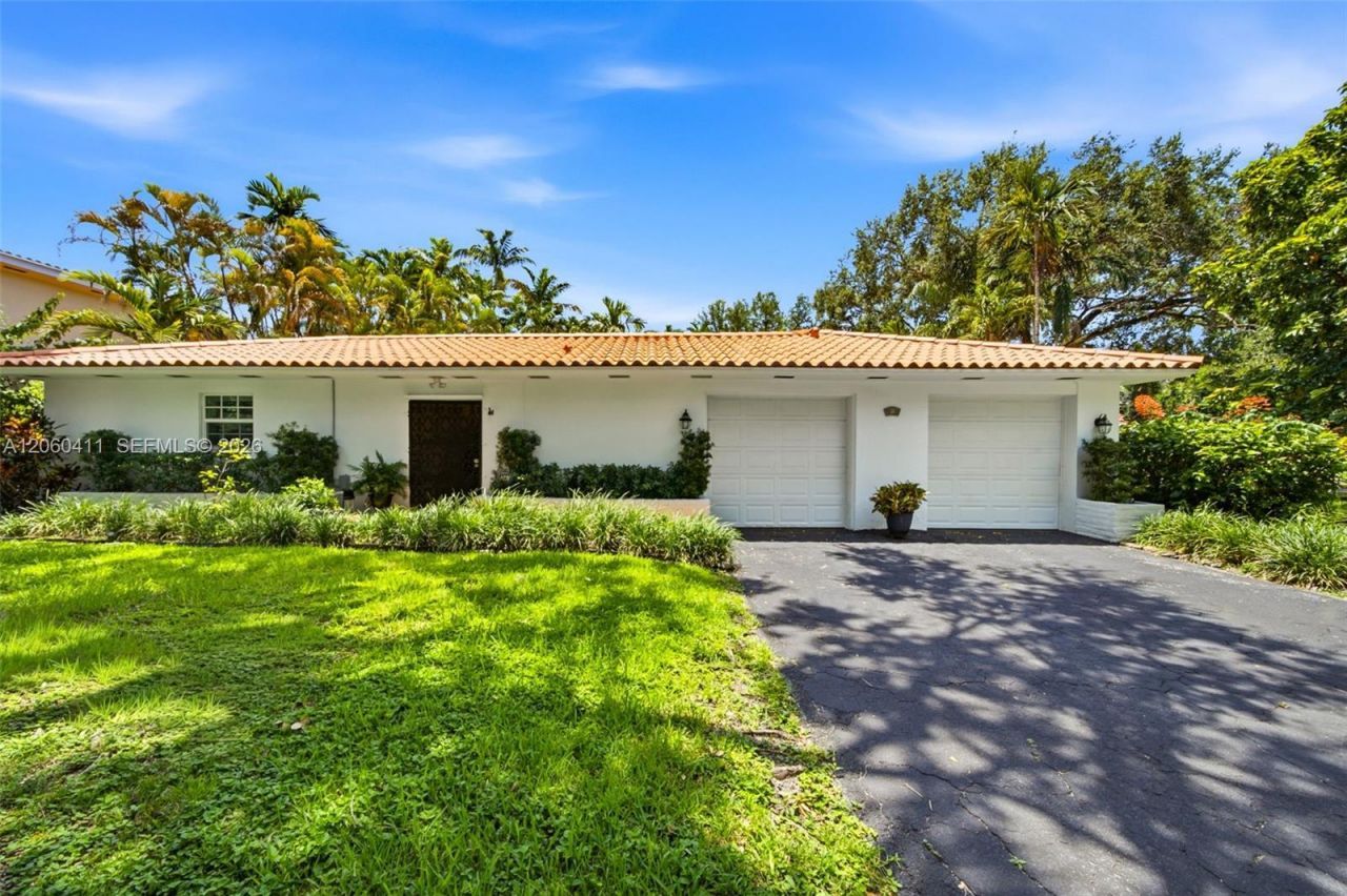 2301 N Greenway Dr, Coral Gables, FL 33134 Photo