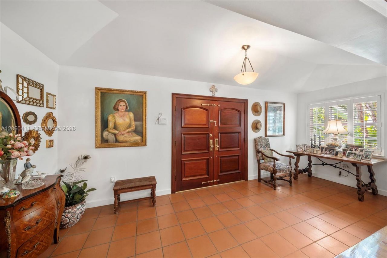 2301 N Greenway Dr, Coral Gables, FL 33134 Photo