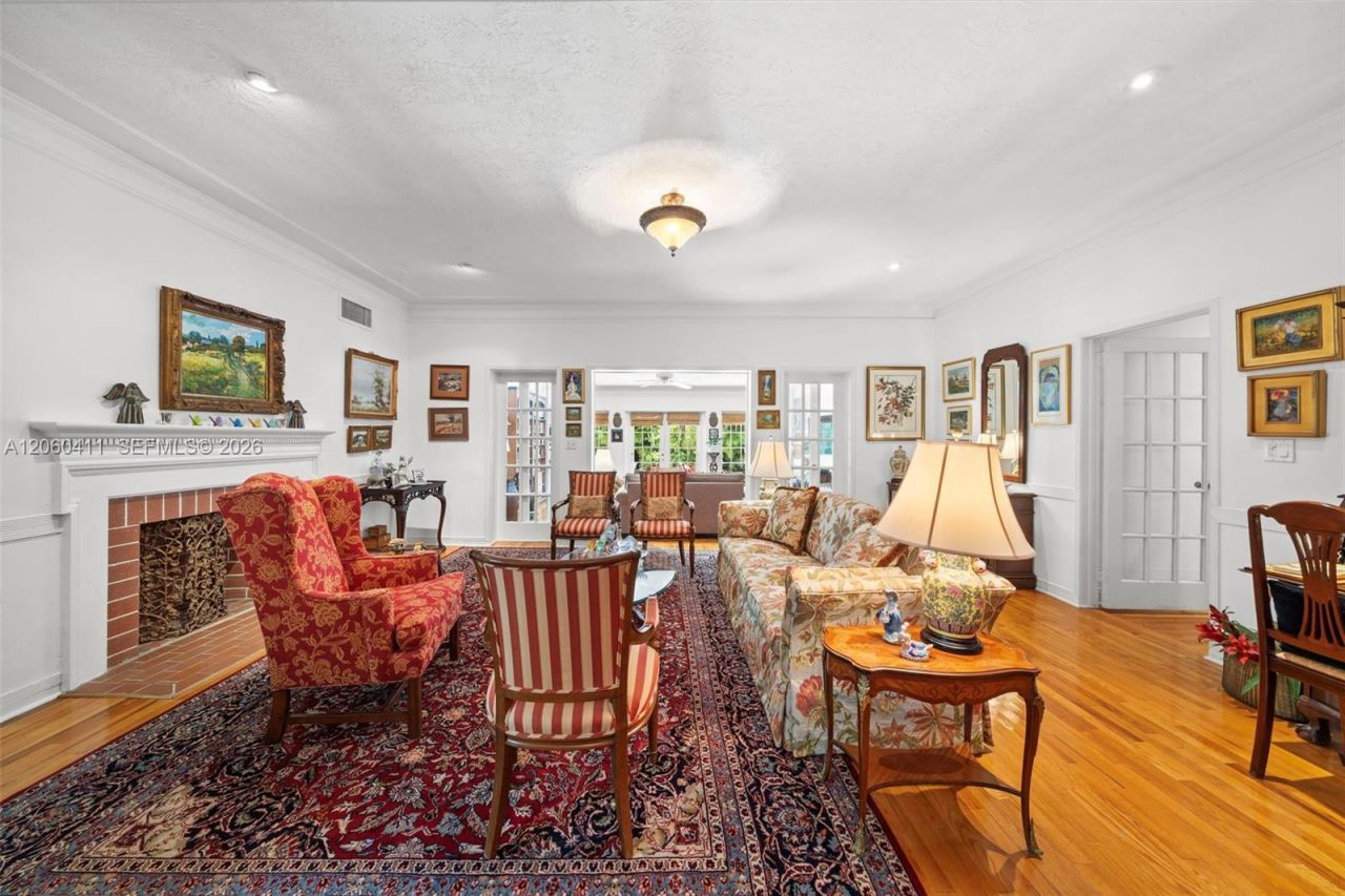 2301 N Greenway Dr, Coral Gables, FL 33134 Photo