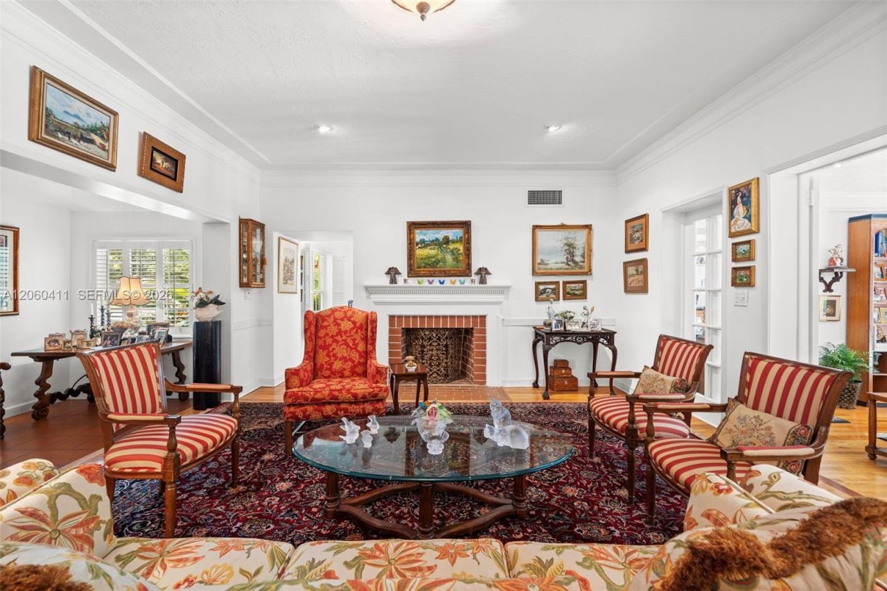 2301 N Greenway Dr, Coral Gables, FL 33134 Photo