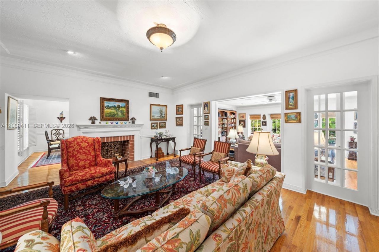 2301 N Greenway Dr, Coral Gables, FL 33134 Photo