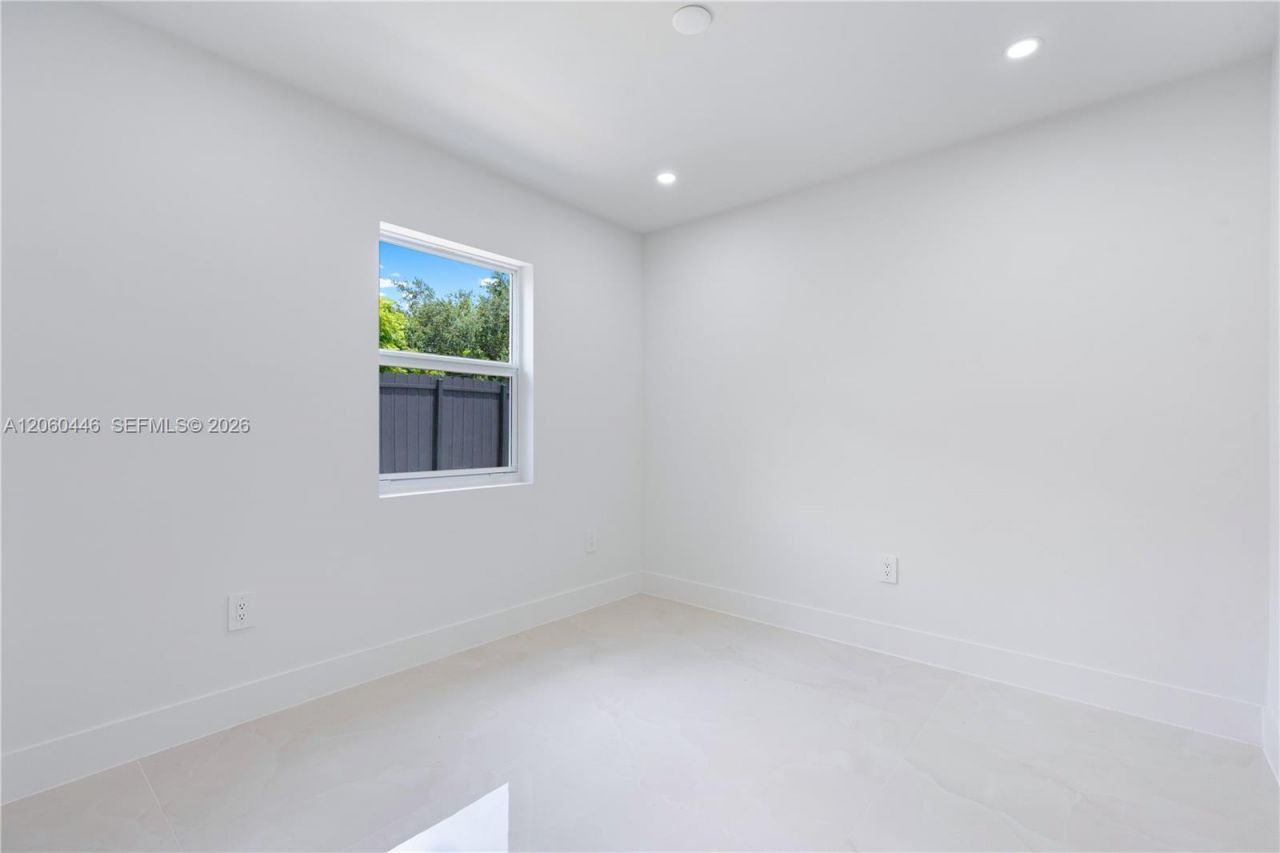 35 Allen Rd , West Park, FL 33023 Photo