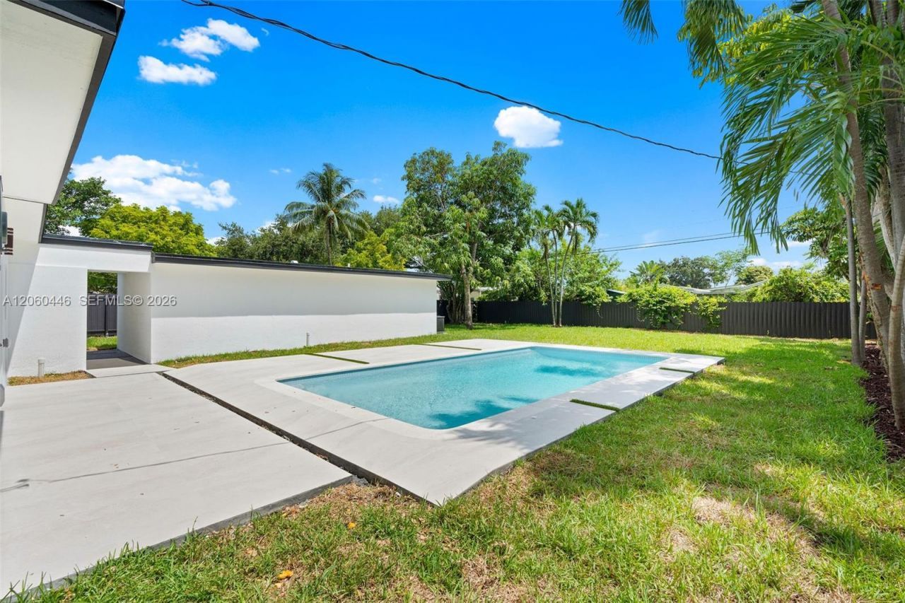 35 Allen Rd , West Park, FL 33023 Photo