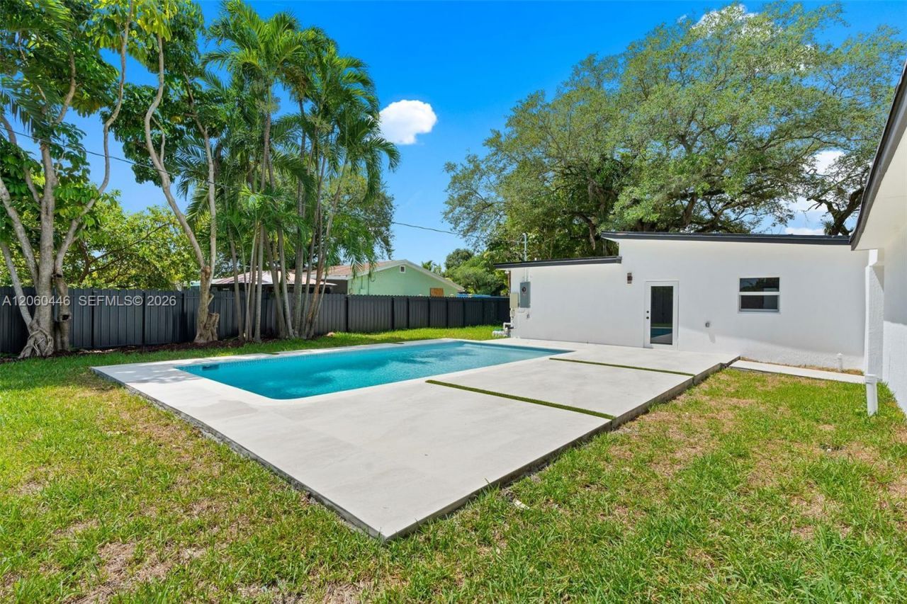 35 Allen Rd , West Park, FL 33023 Photo