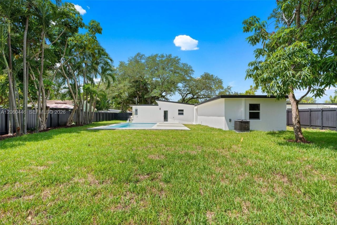 35 Allen Rd , West Park, FL 33023 Photo