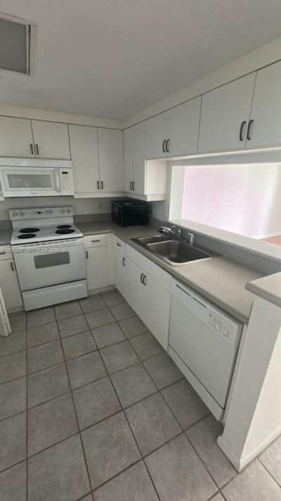 701 Brickell Key Blvd, Unit 1808, Miami, FL 33131 Photo