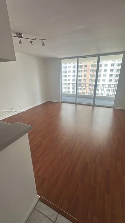 701 Brickell Key Blvd, Unit 1808, Miami, FL 33131 Photo