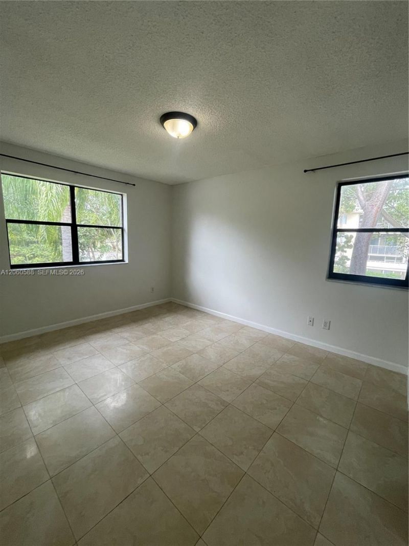 530 S Park Rd , Unit 28-11, Hollywood, FL 33021 Photo