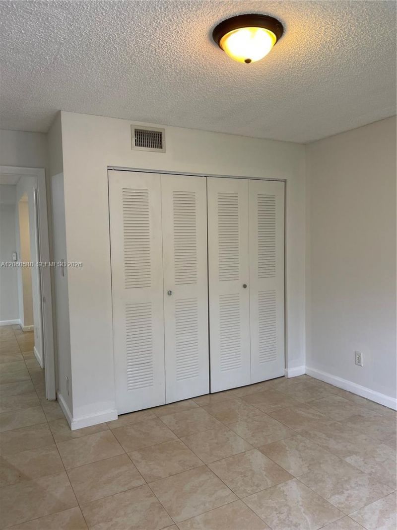 530 S Park Rd , Unit 28-11, Hollywood, FL 33021 Photo