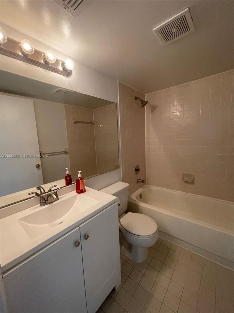 530 S Park Rd , Unit 28-11, Hollywood, FL 33021 Photo
