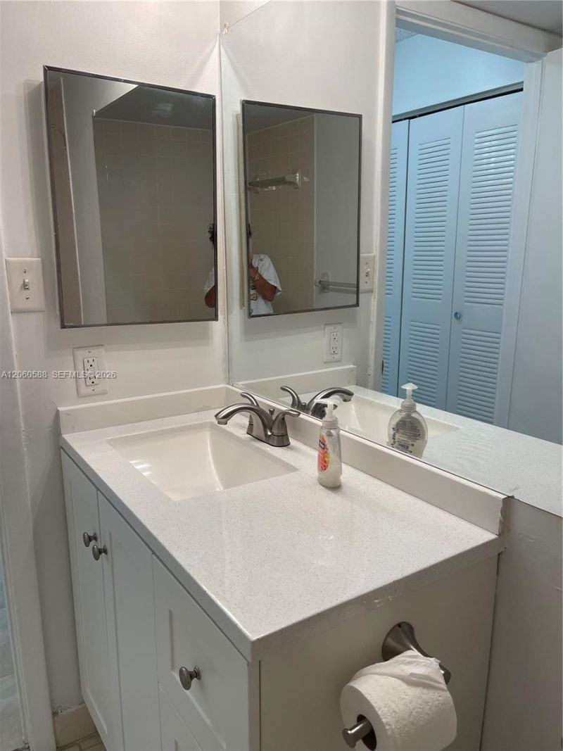 530 S Park Rd , Unit 28-11, Hollywood, FL 33021 Photo