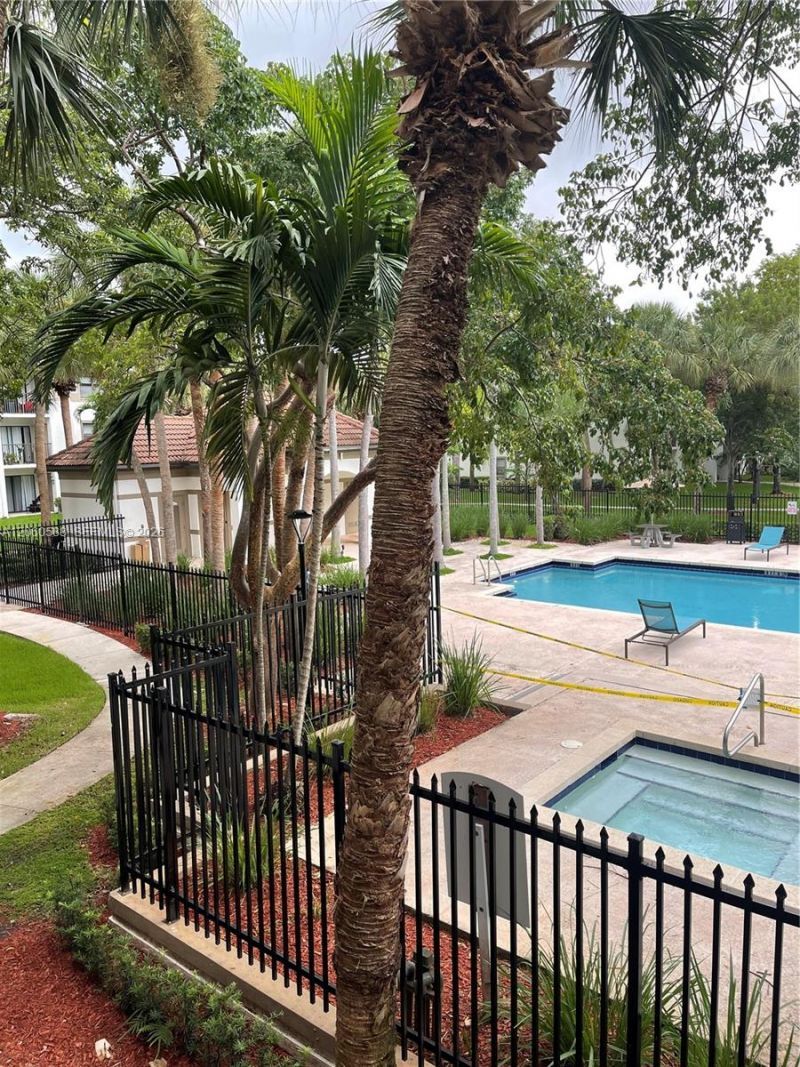 530 S Park Rd , Unit 28-11, Hollywood, FL 33021 Photo