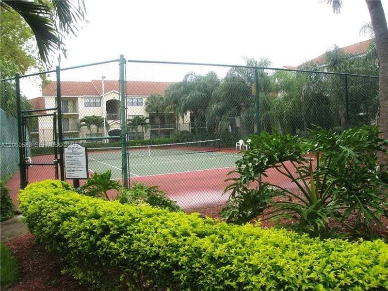 530 S Park Rd , Unit 28-11, Hollywood, FL 33021 Photo